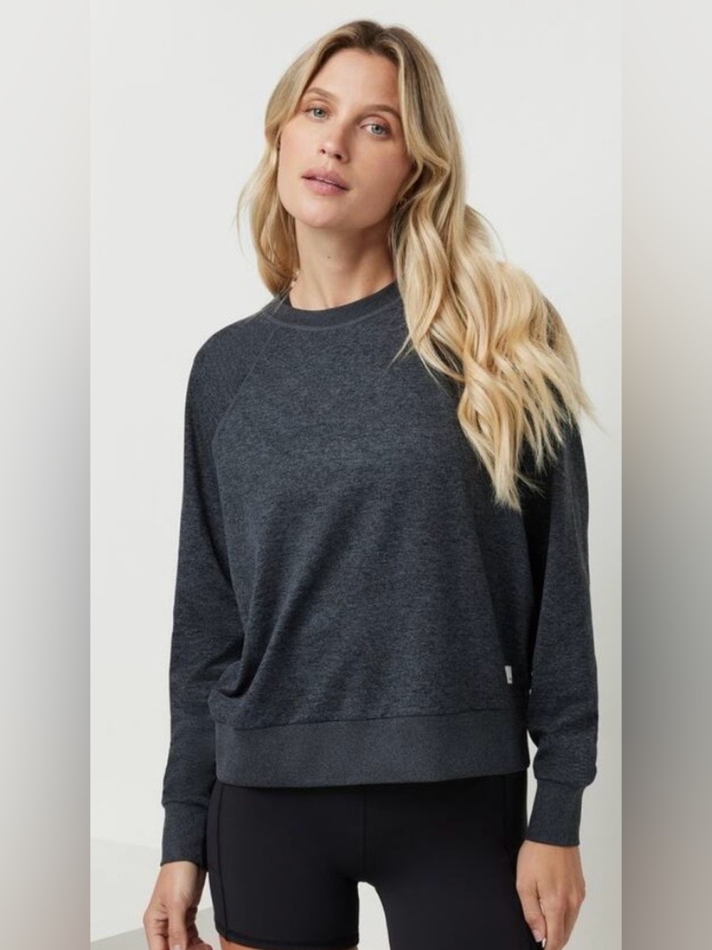 Vuori-Halo Crew Pullover Charcoal Heather
